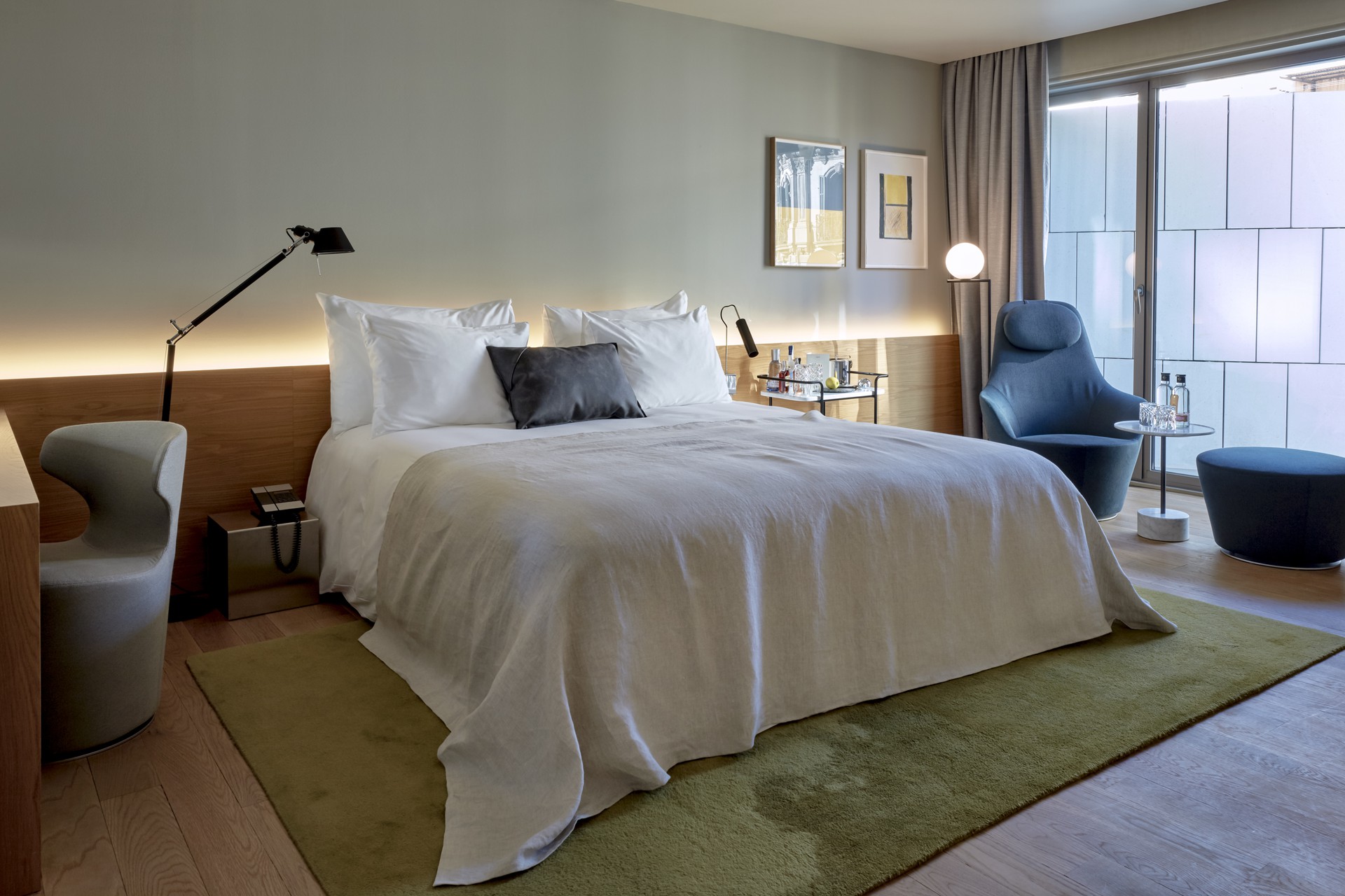 sir-victor-deluxe-room-1.jpg